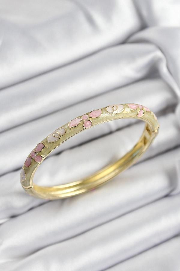Mineli Pirinç Pembe Hardal Ve Krem Çiçek Motifli Gold Renk Kadın Kelepçe - Image 1
