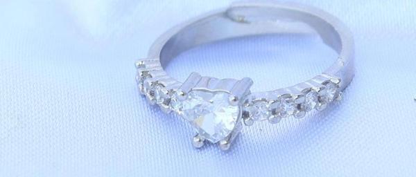 Zarif Kadın için Silver Pirinç Ayarlı Zirkonlu Minik Kalp Yüzük - Image 1