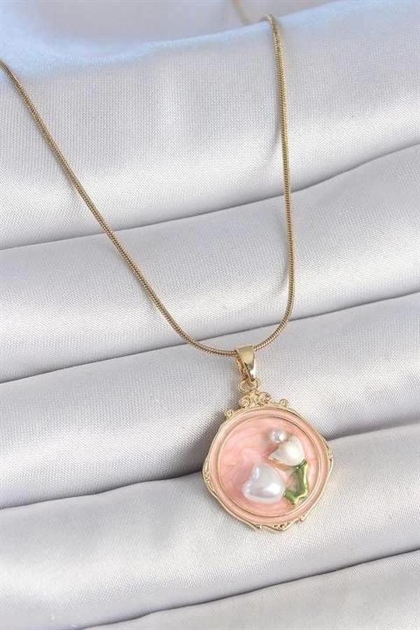 316L Çelik Gold Renk Zincir Pembe Mineli İncili Çiçek İşlemeli Portre Model Kadın Kolye - Image 1