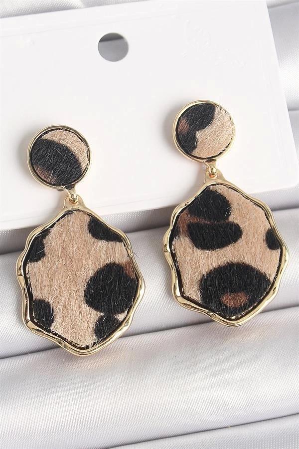 Pirinç Gold Renk Sallantı Leopar Desen Plaka Model Kadın Küpe - Image 1