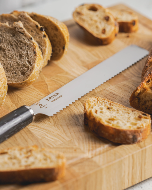 Zaika Ekmek Bıçağı Ahşap Saplı Tırtıklı Tasarım - 21 cm Paslanmaz Çelik - Image 1