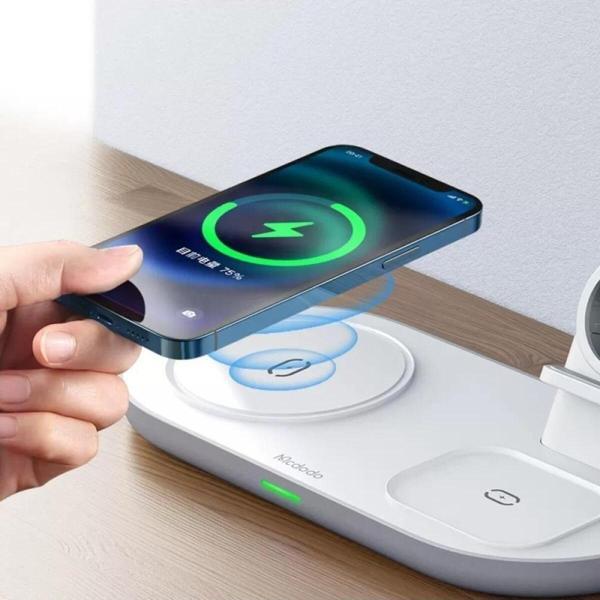 Mcdodo Ch-7062 3in1 15w Çoklu Magsafe Kulaklık Saat Ve Telefon Şarj Stand Beyaz Uyumlu - Image 1