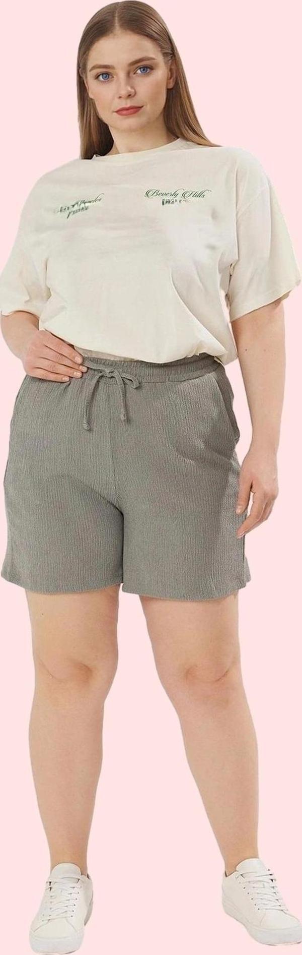 Kadın Büyük Beden Örme Şort Regular Fit Günlük Kullanım Hafta Sonu Yaz Aylarının Vazgeçilmezi - Image 1