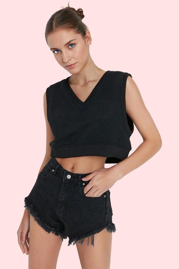 Kadın Denim Şort Yırtıklı Boru Paça Normal Bel Pamuklu Günlük Stil Yaz Aylarının Vazgeçilmezi - Image 1
