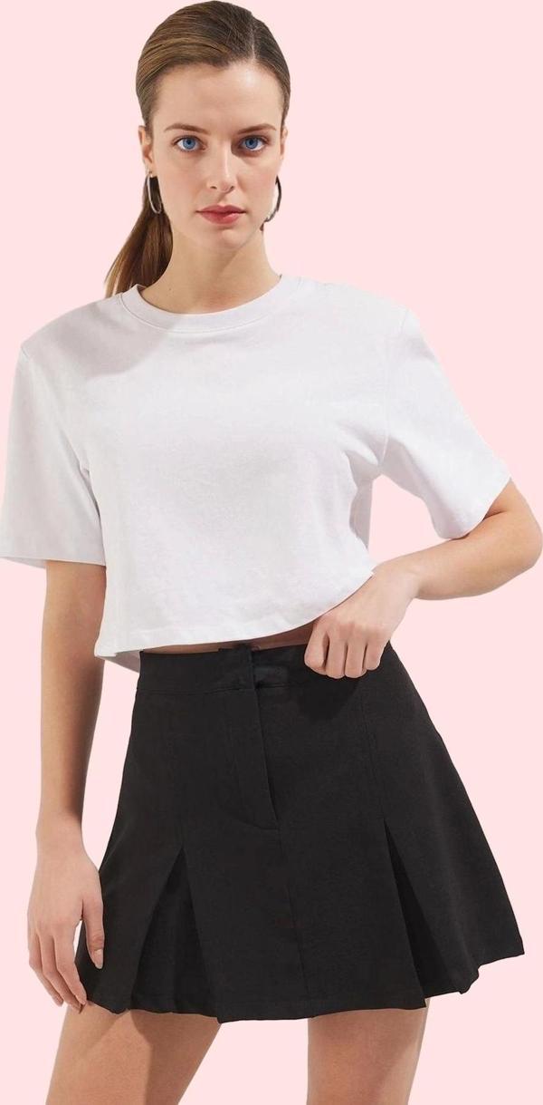 Kadın Şort Etek Boru Paça Polyester Karışımlı Finike Dokuma Günlük Kombinler Modern Tasarım - Image 1