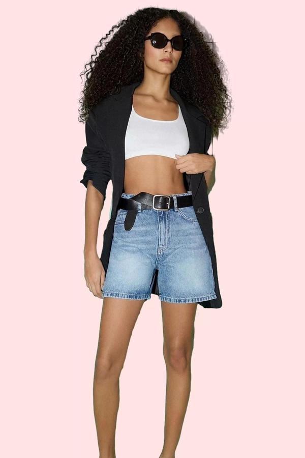 Kadın Denim Şort Geniş Paça Düz Desen Yaz Aylarının Vazgeçilmezi Günlük Kullanım Hafta Sonu - Image 1