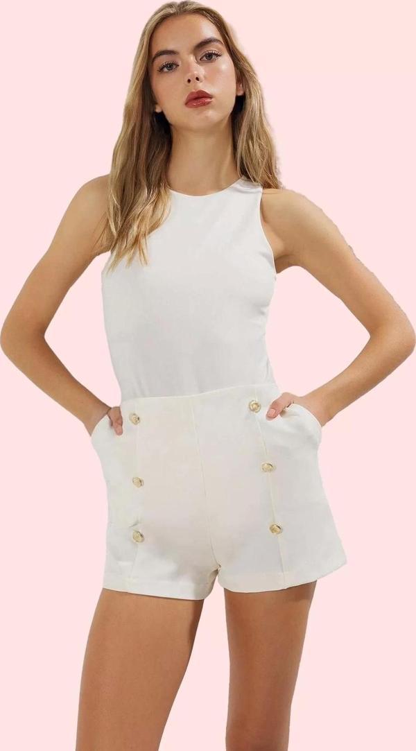 Kadın Düğmeli Bermuda Şort Yaz Aylarının Vazgeçilmezi Günlük Hafta Sonu Stilin Buluştuğu Yer - Image 1