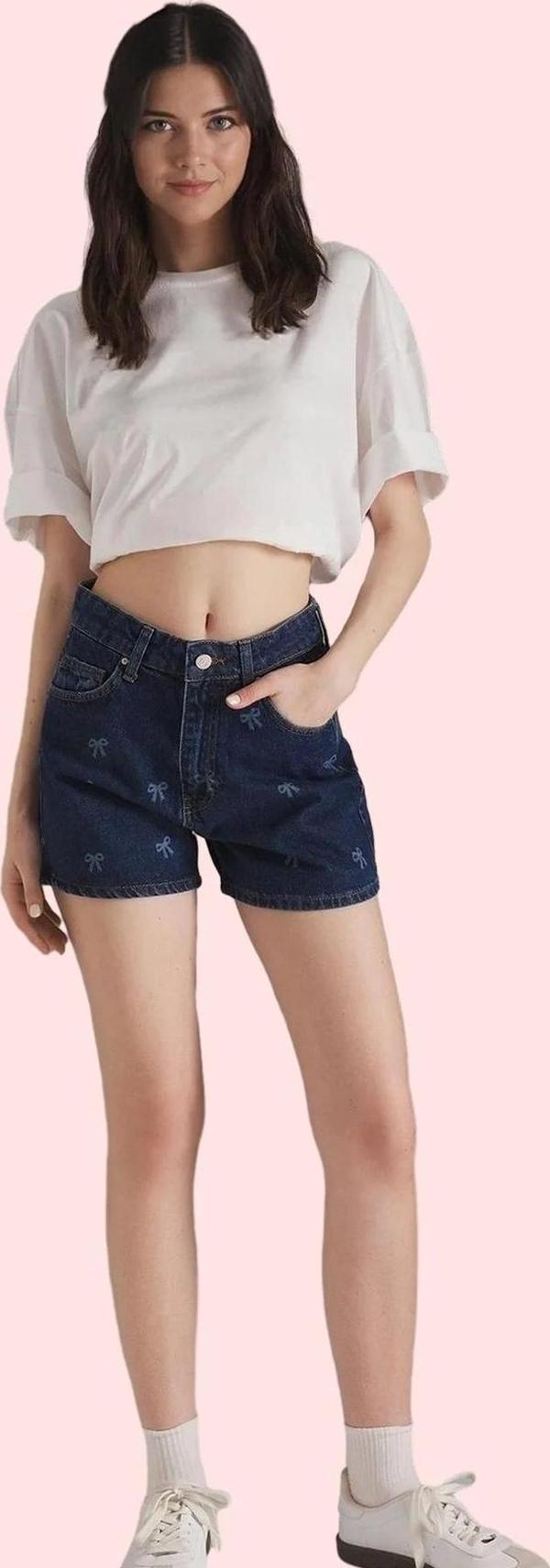 Kadın Denim Şort Baskılı Desen Yüksek Bel Boru Paça Pamuklu Günlük Kombinler Modern Tasarım - Image 1