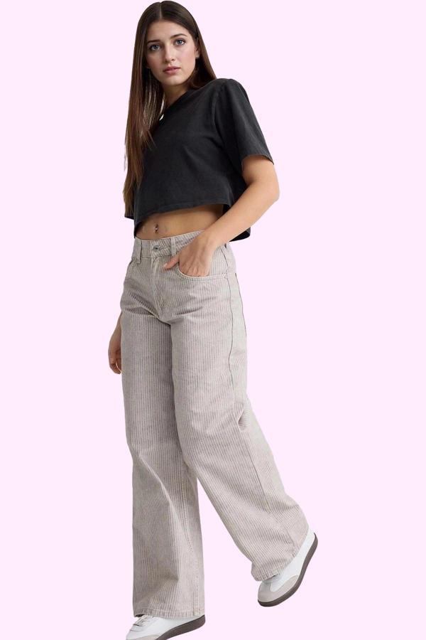 Kadın Geniş Paça Uzun Boy Jeans Çok Çizgili Barrel Kalıp Pamuklu Günlük Stil Modern Tasarım - Image 1