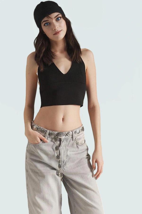 Super Crop Triko Bluz V Yaka Fitted Kalıp Günlük Kullanım İçin Şık Görünüm - Image 1