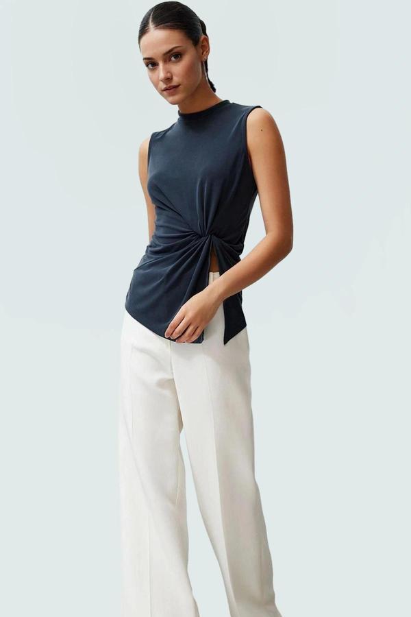 Modal Polyester Örme Bluz Dik Yaka Büzgü Detaylı Yazlık Kaliteli İşçilik Şık Görünüm - Image 1