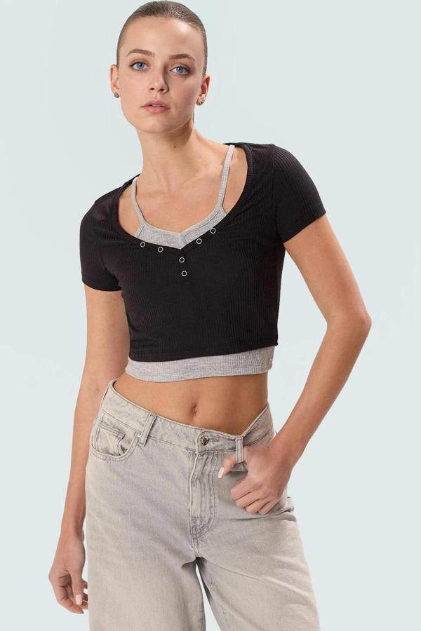 Çıtçıtlı Kısa Bluz Polyester Kaşkorse Örme Günlük Stil Rahat Kullanım Şık Görünüm - Image 1