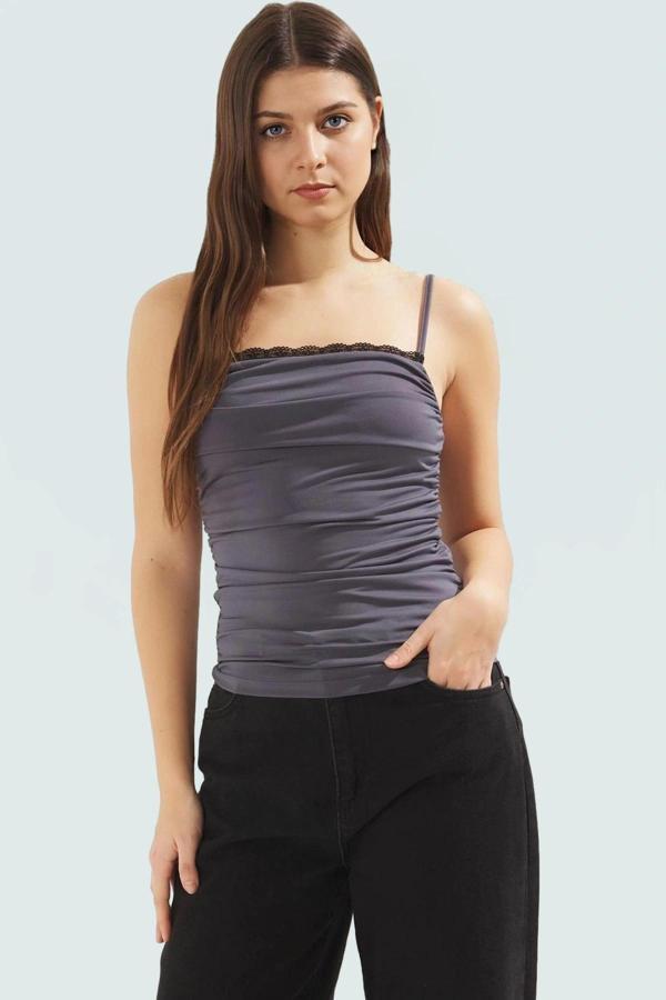 Dantelli Detaylı Fitted Bluz Rahat Şık Günlük Kullanım İçin Polyester Örme Kumaş - Image 1