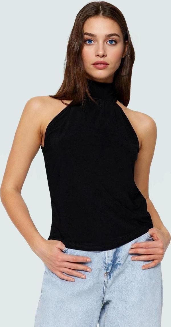 Halter Yaka Kolsuz Bluz Polyester Regular Kalıp İş ve Günlük Şık Görünüm Premium Kalite - Image 1