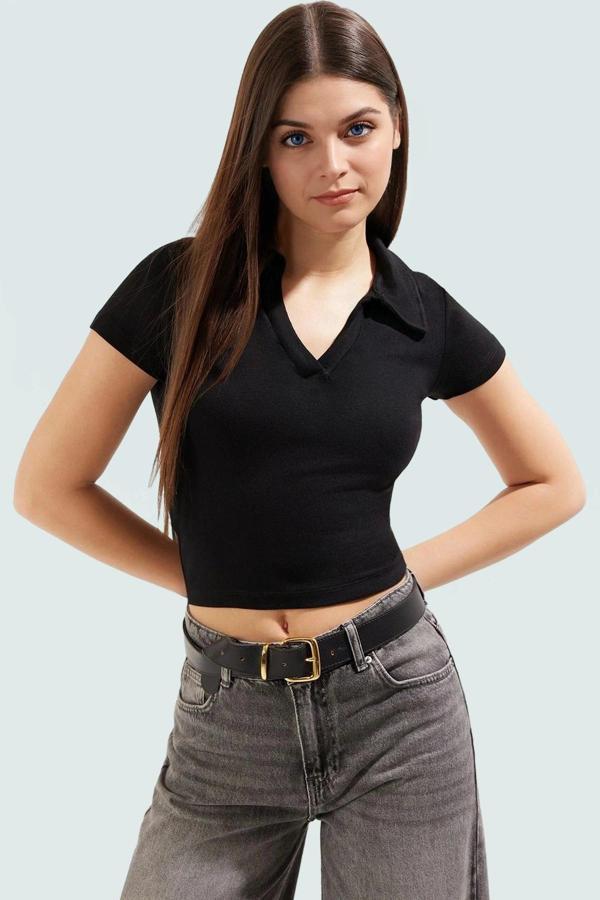 Viskoz Ribana Örme Bluz Crop Polo Yaka Fitted Rahat Kullanım Premium Kalite Modern Stil - Image 1