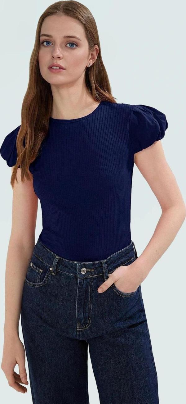 Kısa Kollu Fitted Örme Bluz Pamuklu Kumaş Dokuma Detaylı Bisiklet Yaka Profesyonel Görünüm - Image 1