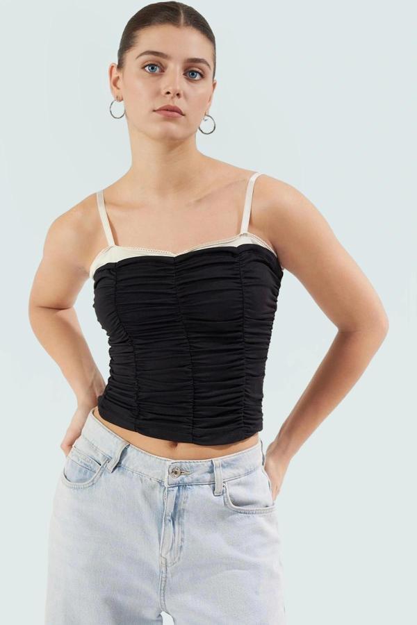 Fitted Bluz Büzgü Detaylı Poliamid Kumaş Yazlık Crop Dayanıklı Malzeme Rahat Ve Şık - Image 1