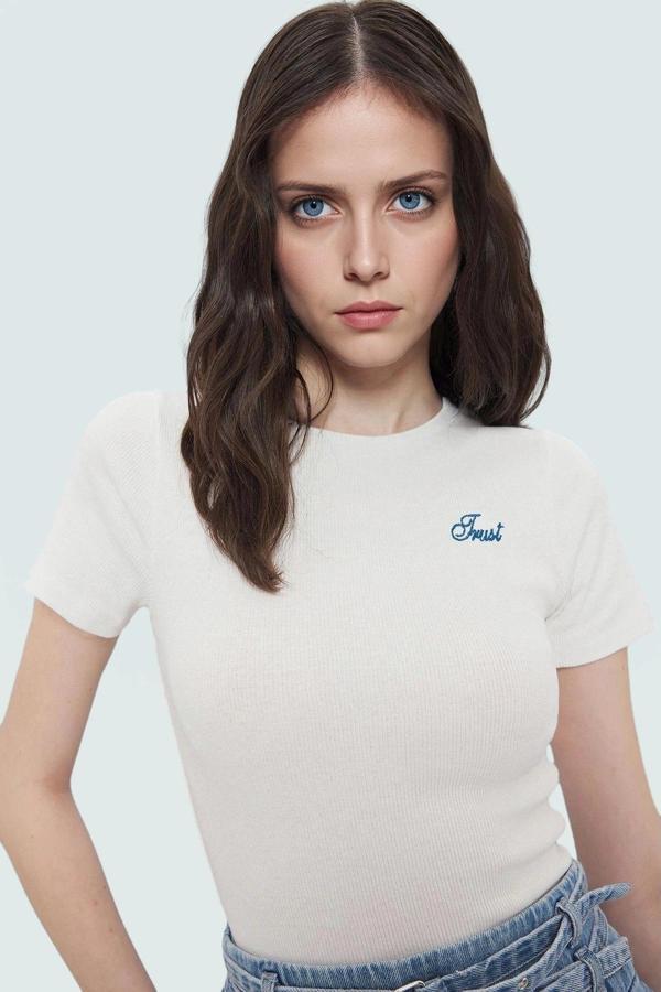 Rahat Şık Örme Bluz Bisiklet Yaka Kısa Kol Fitted Kalıp Premium Kalite Kaliteli İşçilik - Image 1