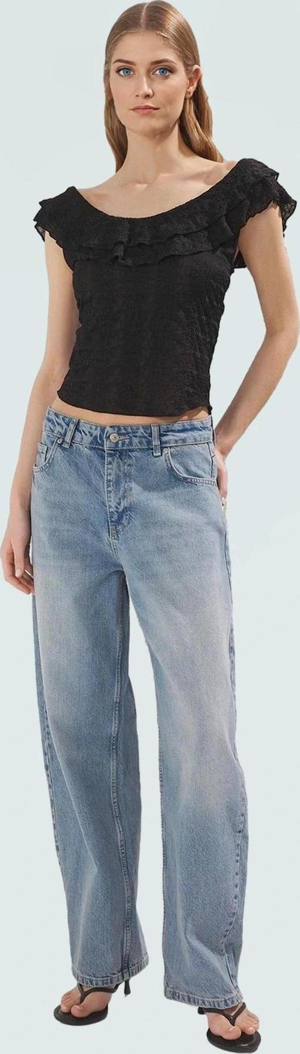 Kolsuz Fitted Örme Bluz Havuz Yaka Crop Boy Polyester Günlük Kullanım İçin Özel Tasarım - Image 1