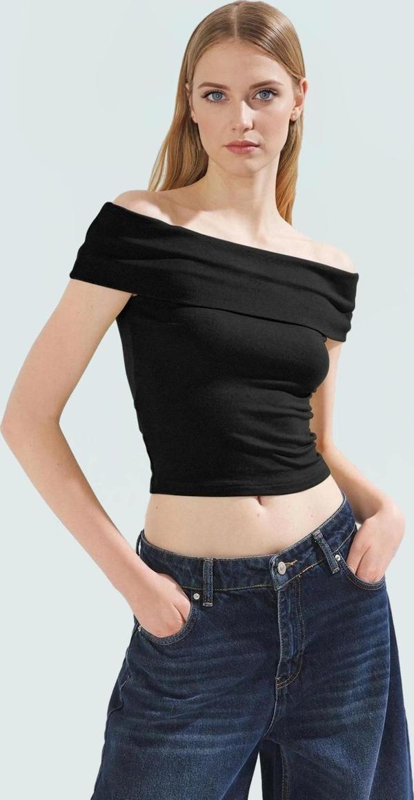 Kısa Kollu Fitted Bluz Carmen Yaka Viskoz Ribana Kumaş Günlük Kullanım İçin Konforlu Kesim - Image 1