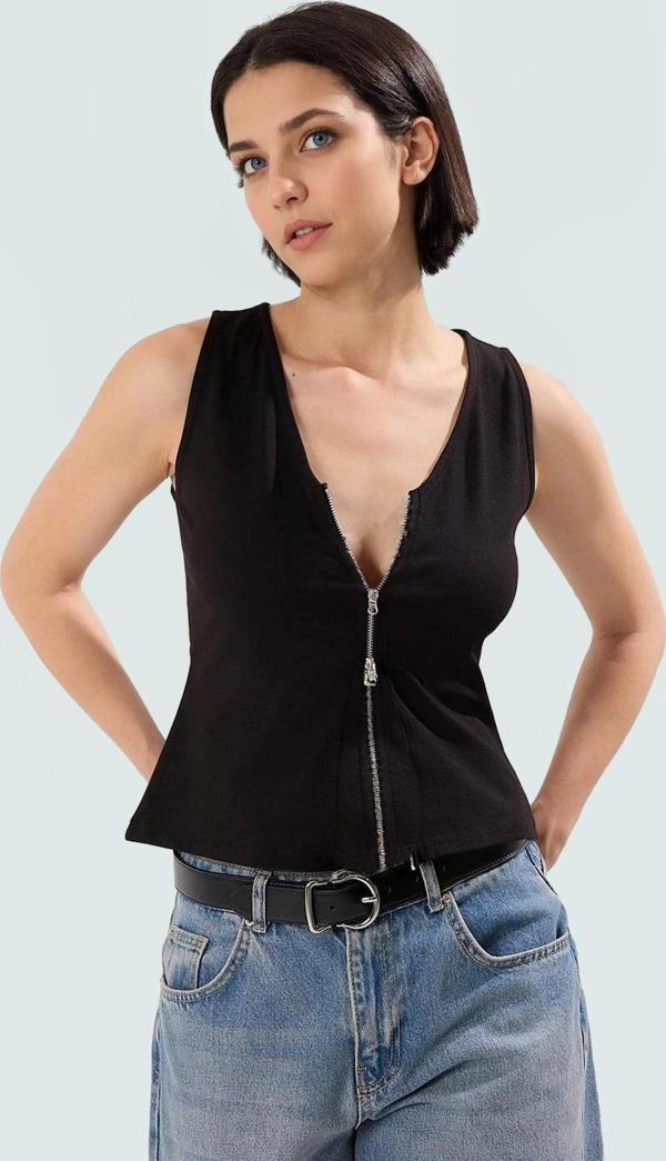 Yazlık Kadın Bluz Fitted Likralı Kolsuz Çift Fermuarlı Özel Tasarım Özenle Seçilmiş - Image 1