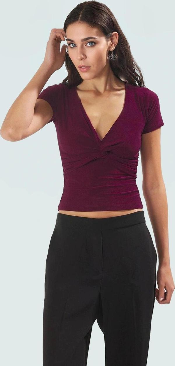 100 Polyester Fitted Vücut Bluz Renk V Yaka Yazlık Şık Görünüm Zarifane Tasarım Uzun Ömürlü - Image 1