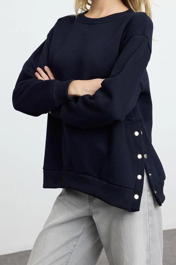 Relaxed Bisiklet Yaka Düşük Kol Kalın İçi Polarlı Çıtçıt Detaylı Rahat Kesim Örme Sweatshirt - Image 1