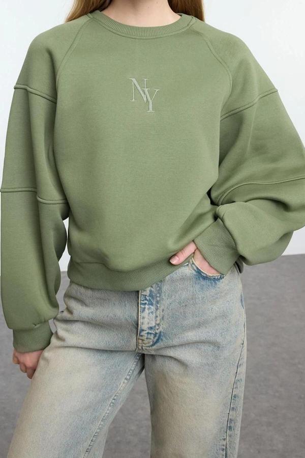 Tarz Regular Bisiklet Yaka Düşük Kol Crop Fit Nakışlı Kalın İçi Polarlı Örme Sweatshirt - Image 1