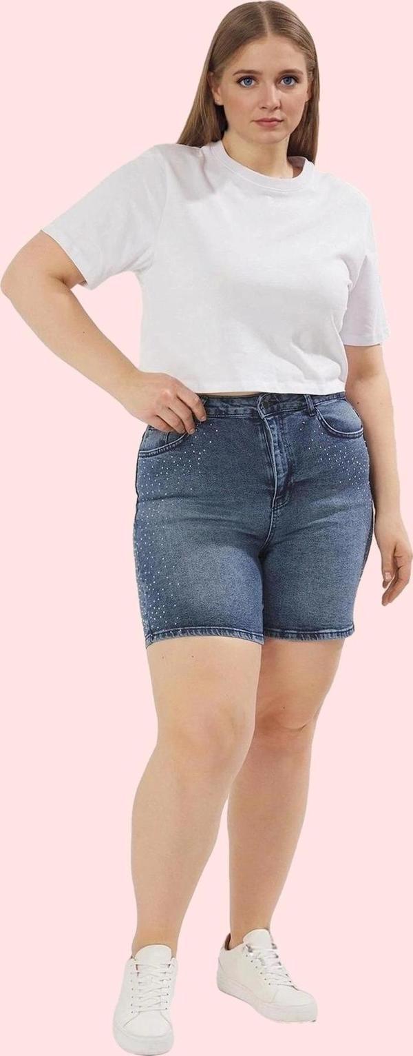 Kadın Büyük Beden Denim Şort Taş Detaylı Yüksek Bel Rahat Günlük Yaz Aylarının Vazgeçilmezi - Image 1