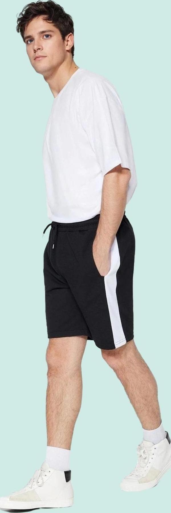Erkek Kısa Boy Relaxed Şort Renk Çift Cepli Yaz Aylarının Vazgeçilmezi Stilin Buluştuğu Yer - Image 1