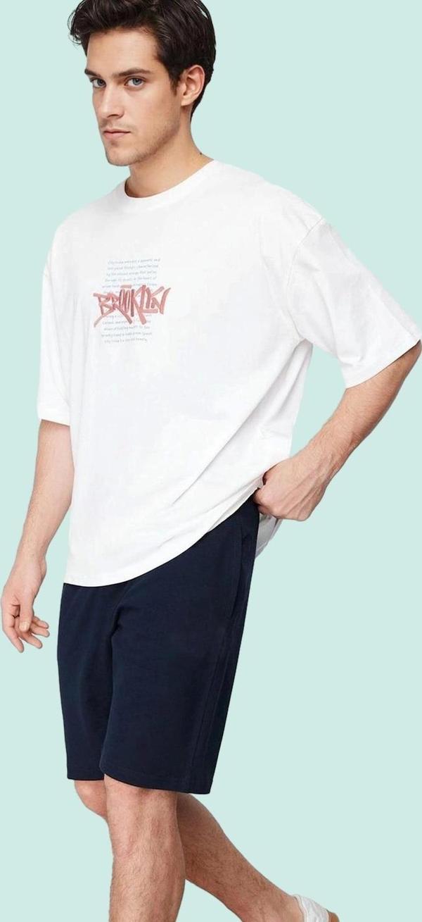 Erkek Yazlık Kısa Şort Normal Bel Slogan Baskılı Geniş Paça Rahat Kalıp Yaz Aylarının Vazgeçilmezi - Image 1