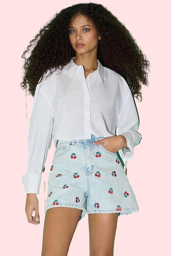 Kadın Pamuklu Baskılı Kiraz Desenli Denim City Short Şort Rahat Günlük Kullanım Hafta Sonu - Image 1
