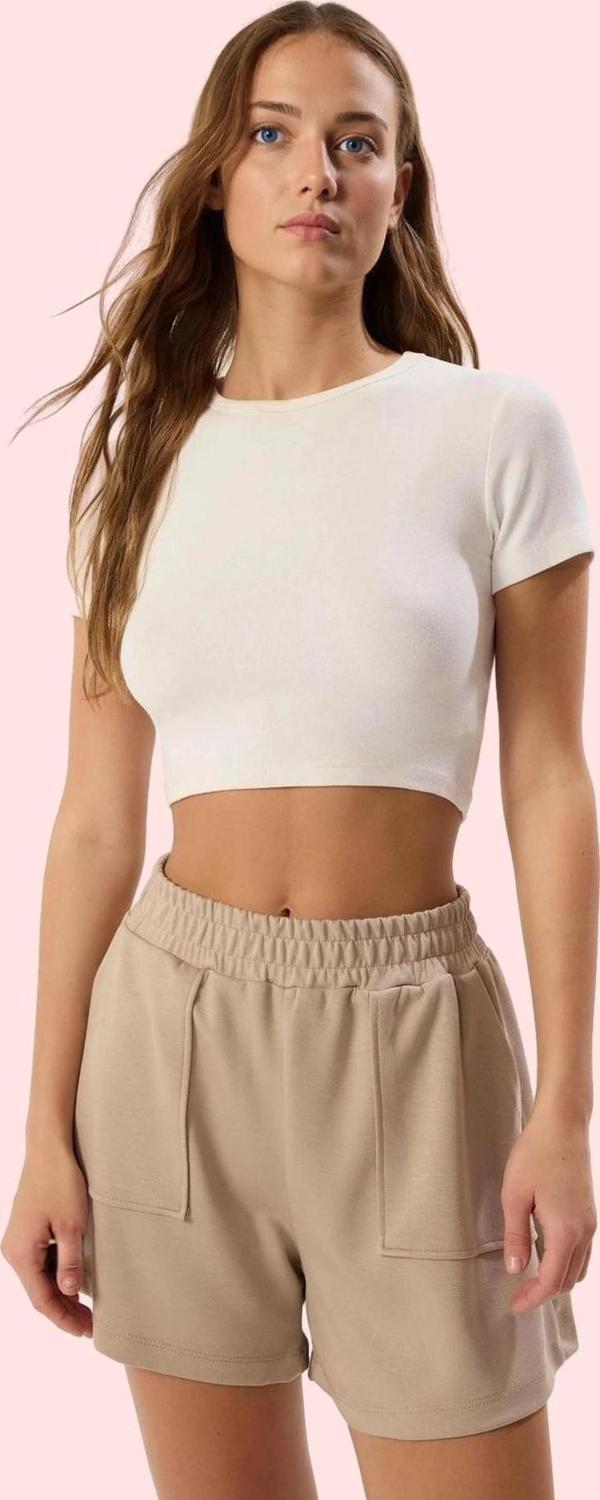 Kadın Yazlık Kısa Şort Casual Günlük Stil Cepli Kaliteli Malzeme Yaz Aylarının Vazgeçilmezi - Image 1