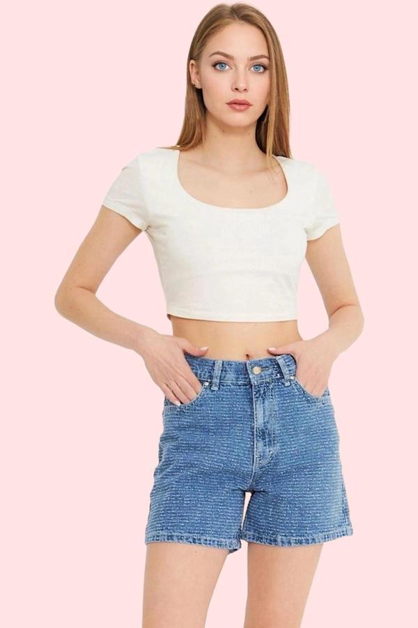 Kadın Denim Şort Geniş Paça Pamuk Yaz Aylarının Vazgeçilmezi Günlük Kullanım Modern Tasarım - Image 1