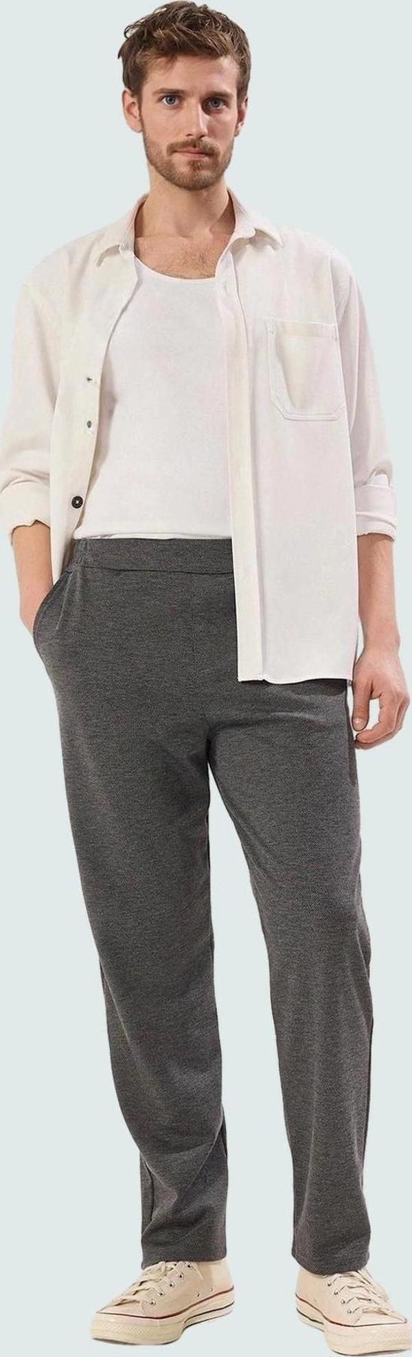 Erkek Rahat ve Şık Örme Pantolon Günlük Kombinler İçin Ideal Normal Bel Renk Modern Tasarım - Image 1