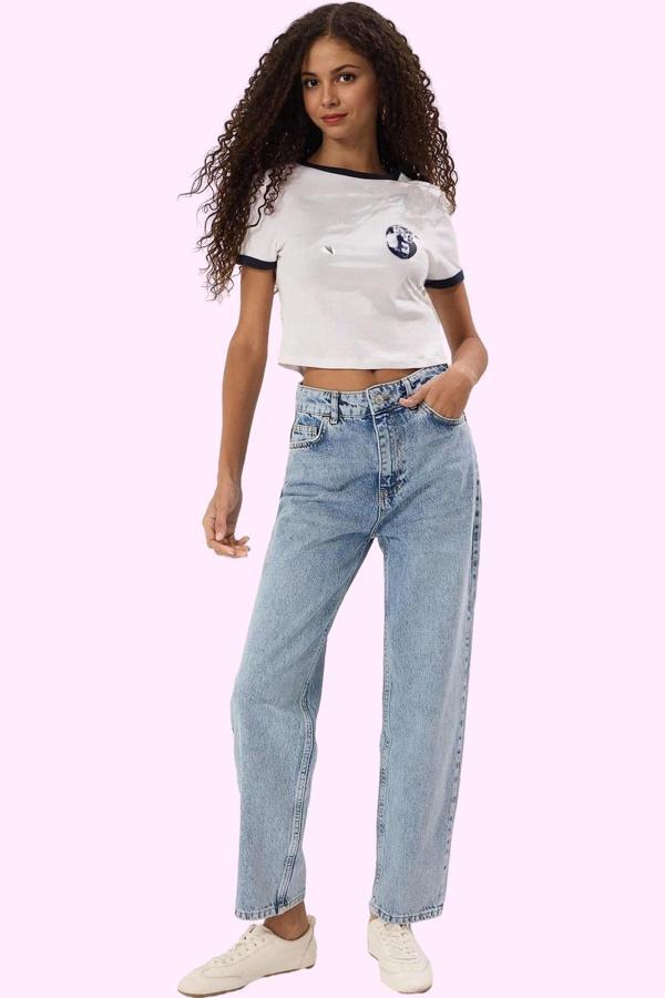 Kadın Pamuk Denim Mom Jean Yüksek Bel Boru Paça Rahat Günlük Kullanım Yaz Aylarının Vazgeçilmezi - Image 1