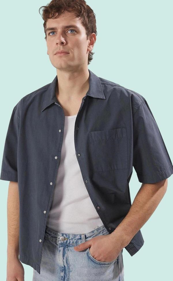 Erkek Pamuk Paper Touch Gömlek Şık ve Rahat Boxy Fit Kısa Kollu Yaz Aylarının Vazgeçilmezi - Image 1