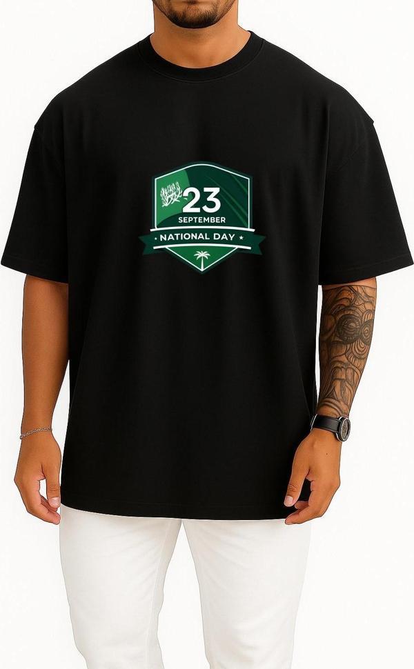 Oversize Suudi Arabistan Ulusal Günü 23 Eylül Göğüs Tasarımlı Unisex T-Shirt - Image 1