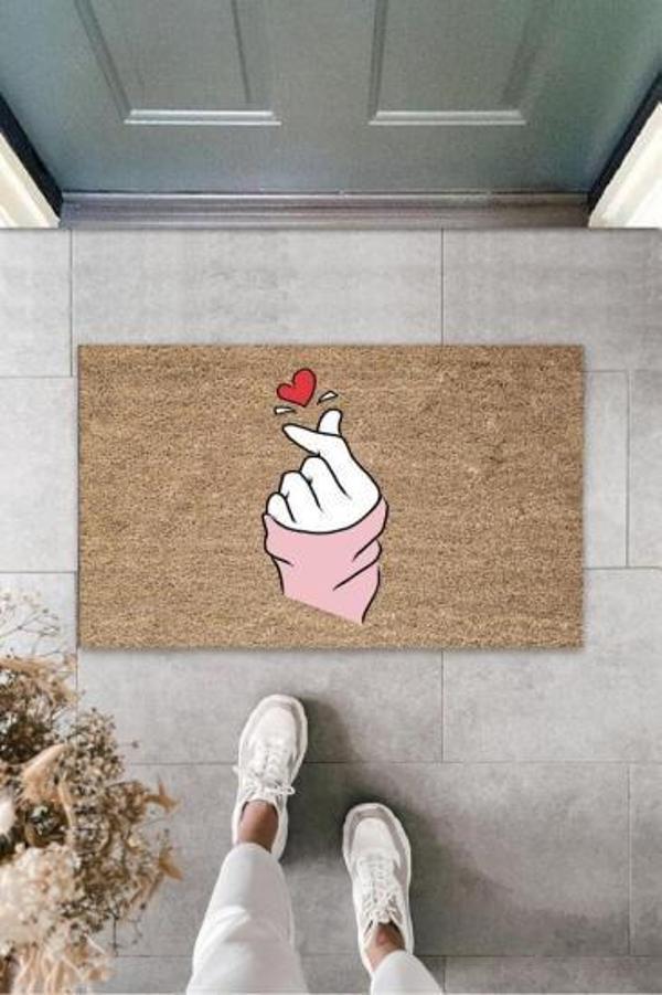 Kahverengi Kapı Önü Paspası Parmak Kalp Figürü Desen  K-3234 - Image 1