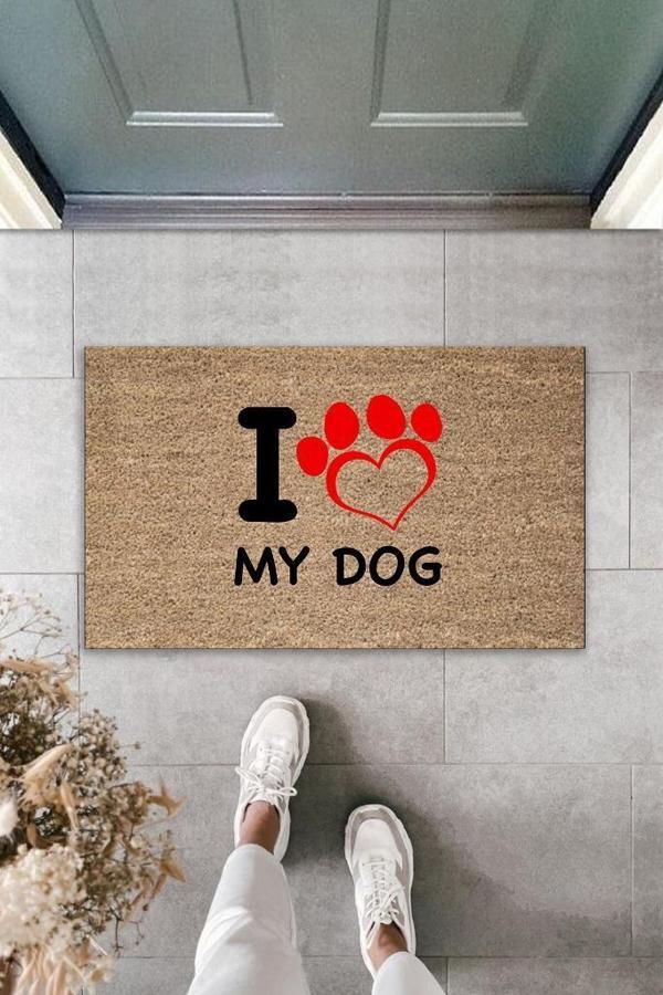 Dijital Baskı Kahverengi Kırmızı Kalpli I Love My Dog Dekoratif Kapı Paspası K-2016 - Image 1