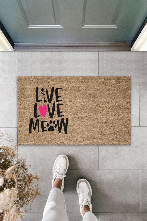 Dijital Baskı Kahverengi Pembe Kalpli Kılçıklı Love Meow Dekoratif Kapı Paspası K-2046 - Image 1