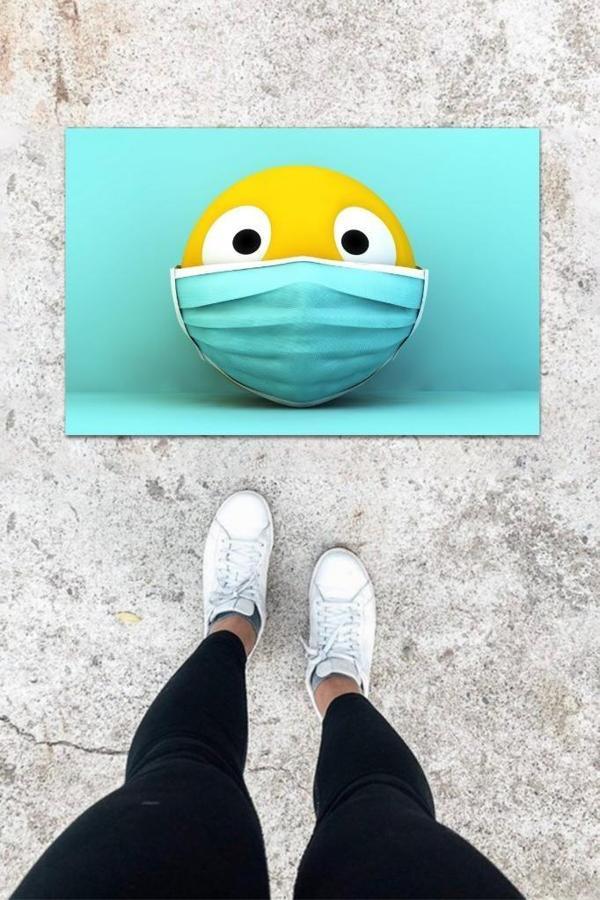 Dijital Baskı Mavi Maskeli Emoji Desen Kapı Önü Paspası - Image 1