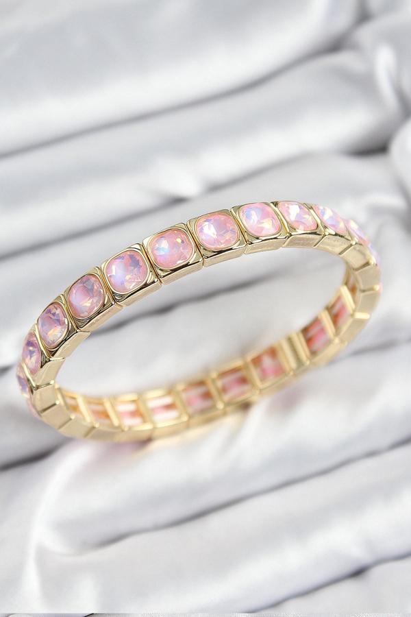 Pirinç Pembe Zirkon Taşlı Kare Model Gold Renk Lastikli Kadın Bileklik - Image 1