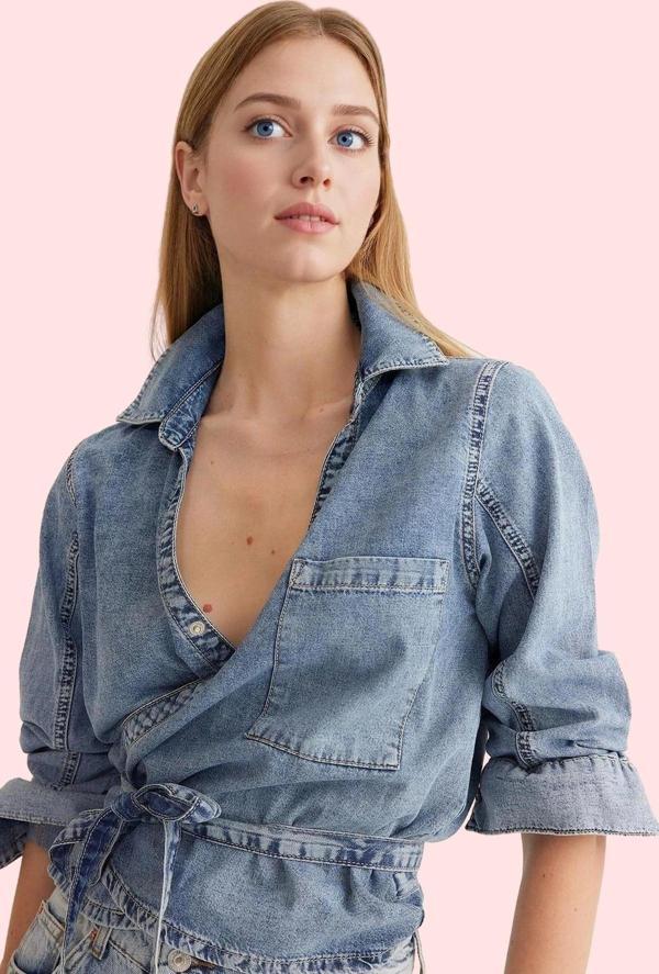 Kadın Pamuklu Denim Gömlek; Kruvaze V Yaka Uzun Kollu Günlük Stil Yaz Aylarının Vazgeçilmezi - Image 1