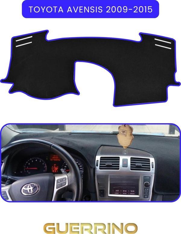 Ett Toyota Avensis (2009-2015)Torpido Koruma Halısı Mavi Kenar  - Image 1