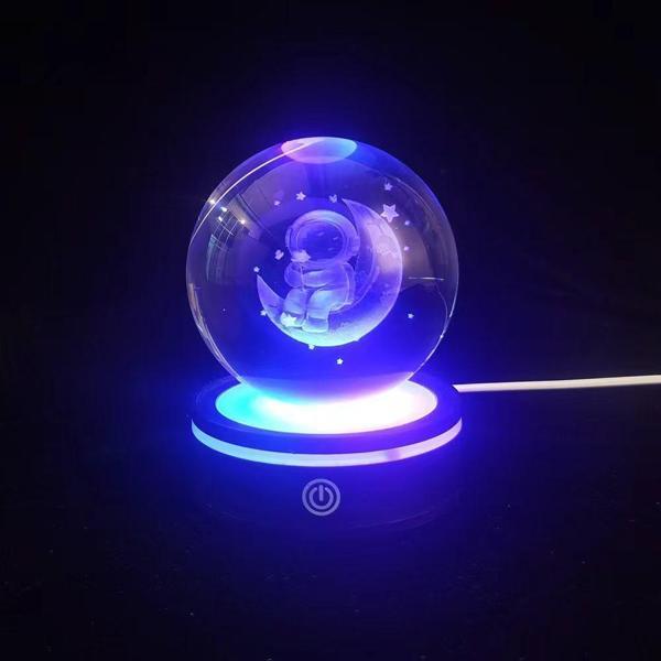 USB'li Astronot Tasarımlı Dönen Cam Küre - Image 1