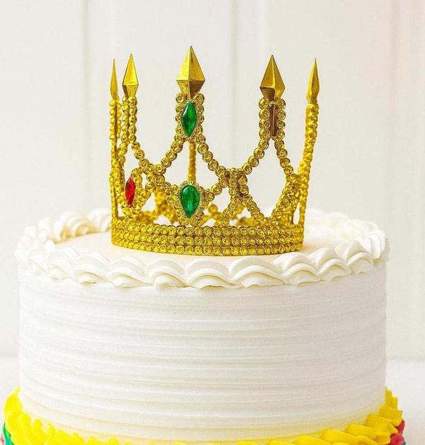 Altın Işıltılı İnce Pasta Tacı Pasta Üstü Taç Plastik Malzeme 8x8 cm - Image 1