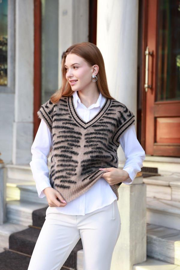 Winter Club Kadın V Yaka Fitilli Kenarlı Kolsuz Zebra % 100 Ipek Şardonlu 2 Renk Süveter - Image 1