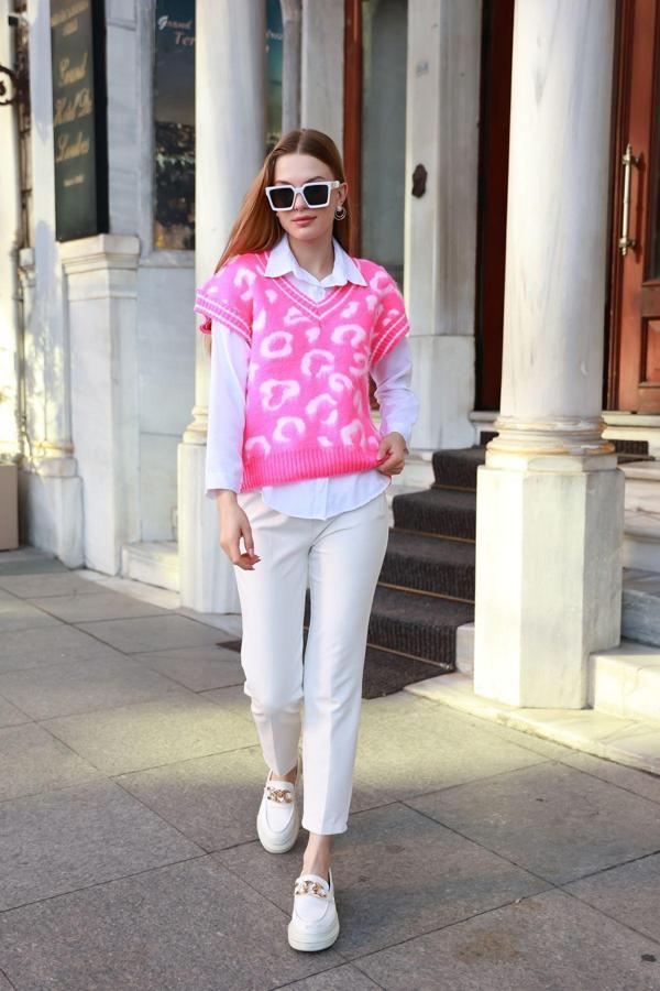 Winter Club Kadın V Yaka Fitilli Kenarlı Kolsuzleopar Desen % 100 Ipek Şardonlu 2 Renk Süveter - Image 1