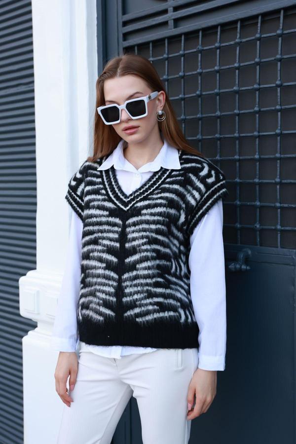 Winter Club Kadın V Yaka Fitilli Kenarlı Kolsuz Zebra % 100 Ipek Şardonlu 2 Renk Süveter - Image 1